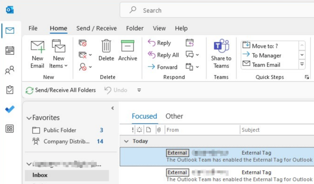 Označenie externého odosielateľa v desktopovej aplikácii Microsoft Outlook.